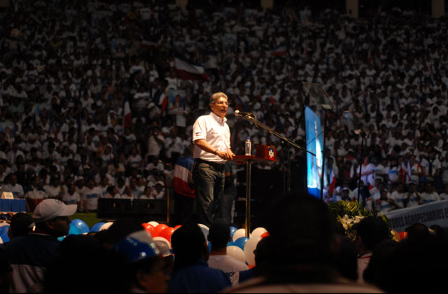 Norman Quijano durante su discurso después de ser oficializado como candidato presidencial.