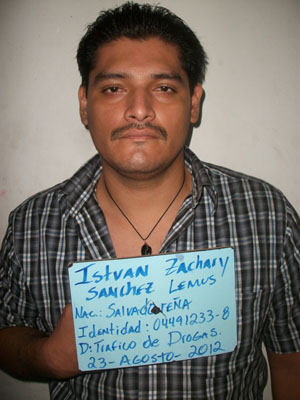 Istvan Zachary Sánchez Lemus ﻿arrestado en Honduras. Foto de la policía hondureña