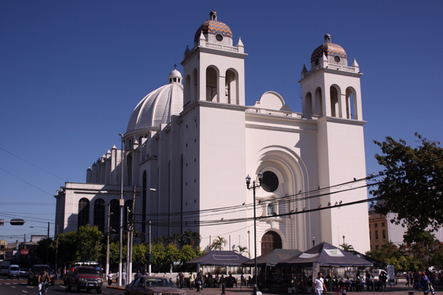 Luego de destruir el mural de la fachada, también se removió la cerámica de la cúpula y se pinto de blanco. En febrero de 2012 fueron dictadas medidas de protección del inmueble considerado patrimonio cultural desde 2008 por la Asamblea Legislativa al ser parte del centro histórico.