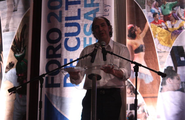 Gonzalo Castellanos durante su ponencia el 20 de agosto, en el Foro 2012 Cultura y Desarrollo, contratado por la Secretaría de Cultura para realizar un anteproyecto de la Ley de Cultura