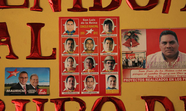Cartel electoral para San Luis de la Reina, con motivo de las elecciones municipales de 2009.