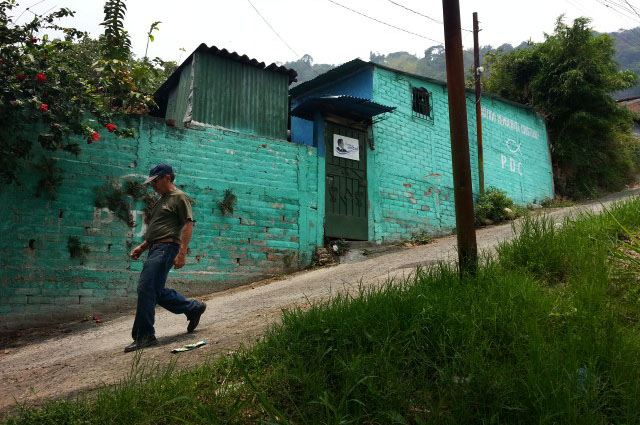 Casa de Unidad en la colonia Alcaine II, de San Marcos. La dueña de la casa, Rosa Reyes, dice que decidió prestar su vivienda a Unidad por petición de un amigo suyo que en las elecciones de 2012 fue candidato a alcalde por la Democracia Cristiana.