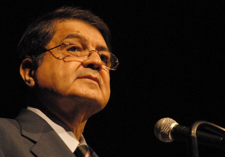 Sergio Ramírez durante la inauguración del Primer Foro Centroamericano de Periodismo El Faro 2010.
