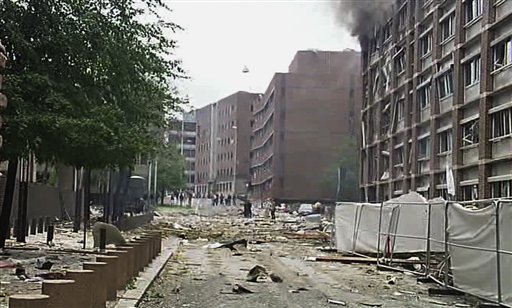 Foto tomada de la televisión tras una explosión en la capital noruega de Oslo. Foto AP