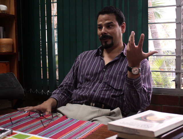 El escritor y filósofo Luis Alvarenga.