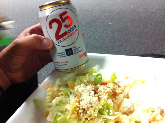 La ciudad, la industria y las marcas más importantes se apropian de esta feria, y eso es parte del éxito y permanencia / Foto de Élmer Menjívar ﻿" /></div> <figcaption class=