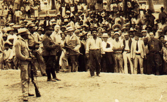 Francisco Sánchez antes de ser fusilado en la plaza de Juayúa en 1932. Su asesinato fue de los primeros que realizaron los militares para infundir temor entre la población.﻿ / Foto del MUPI.