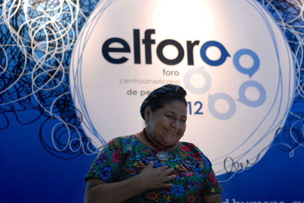 Rigoberta Menchú, Premio Nobel de la Paz guatemalteca participó con sus reflexiones en la inauguración del Foro 2012 / Foto de Mauro Arias.