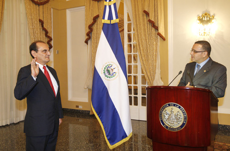 H&eacute;ctor Samour Can&aacute;n asumi&oacute; desde el viernes la Secretar&iacute;a de Cultura de la Presidencia, instituci&oacute;n que estaba ac&eacute;fala desde el despido de la ex secretaria Breni Cuenca.