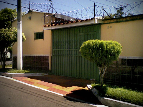 Casa en las senda 4 de la urbanización La Cima II en San Salvador. 