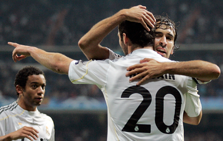 Gonzalo Higua&iacute;n celebra el &uacute;nico gol merengue ante el Zurich en la Liga de Campeones.