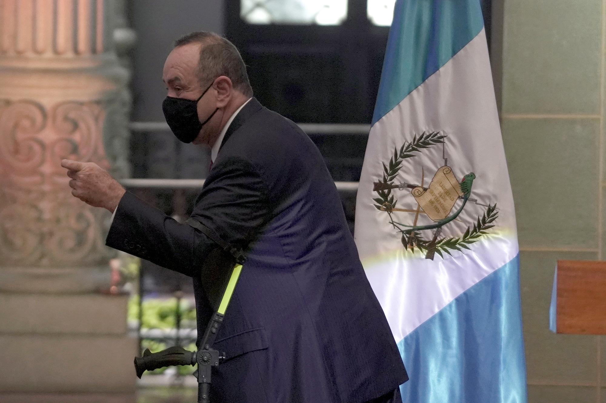 Alejandro Giammattei durante su discurso de bienvenida a la vicepresidenta de Estados Unidos, Kamala Harris, en junio de 2021. Giammattei ha sido acusado de financiar su campaña electoral con sobornos de empresas constructoras en Guatemala. Foto de El Faro: Víctor Peña. 