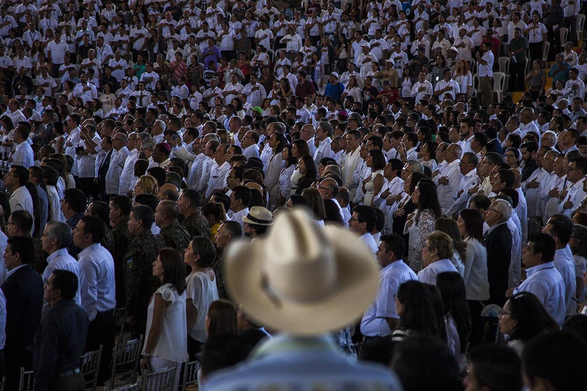 Celebración de los 25 años de la firma de los Acuerdos de Paz de El Salvador, en el anfiteatro del Centro Internacional de Ferias y Convenciones (CIFCO), el lunes 16 de enero de 2017. La actividad fue encabezda por el presidente Salvador Sánchez Cerén, junto a los firmantes de la paz y el expresidente Alfredo Cristiani. El Salvador sigue enfrentando, después de 25 años del cese al conflicto armado, un grave problema de violencia y desigualdad. / Foto El Faro: Víctor Peña