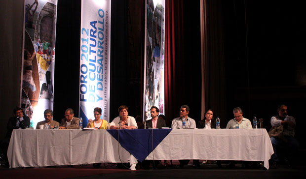 Manuel Velasco, Bibliotecas﻿; Róger Lindo, Publicaciones; Mayra Barraza, Espacios﻿; Magdalena Granadino, Secretaria; Alejo Campos, coordinador proyecto de Ley; Gustavo Milán, Patrimonio; Vanessa Ruiz﻿, Formación; Sajid Herrera, Investigación; y Gustavo Pineda﻿﻿, Indígenas.﻿" /></div> <figcaption class=