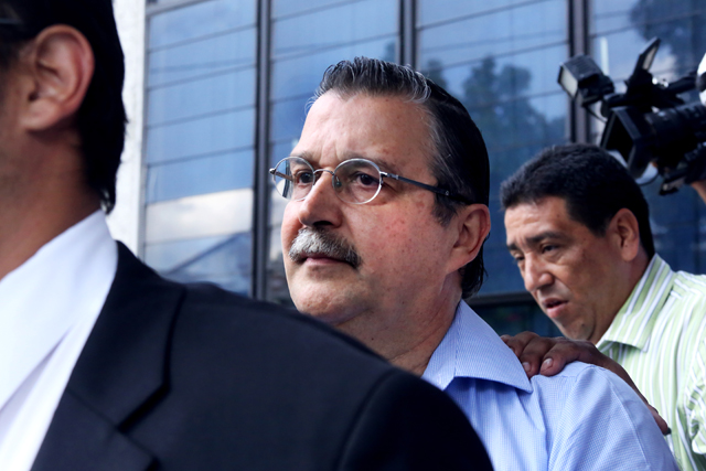El exministro de Obras Públicas, Jorge Nieto fue trasladado hacia el hospital de Diagnósitico en col. Escalón por presentar un cuadro médico de Hipertensión según instituto de medicina legal.