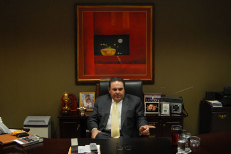 Oficina de Antonio Saca de su empresa Grupo Samix. Foto Mauro Arias