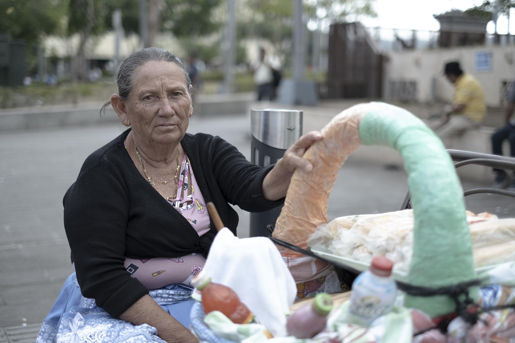 María Mejía, 64, lives in Amatepec, Soyapango. Her only source of income is selling panes mata niños, popular street breads topped with cabbage, mortadella, and salsa. “I sell $20 of product per day, and take home about $5 after overhead costs,” she said. “It’s complicated with the coronavirus, but if I stay home, I’ll starve.”